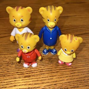 Daniel Tigers Neighborhood Family Figures (Lot of 4): Mom, Dad, Brother & Sister
